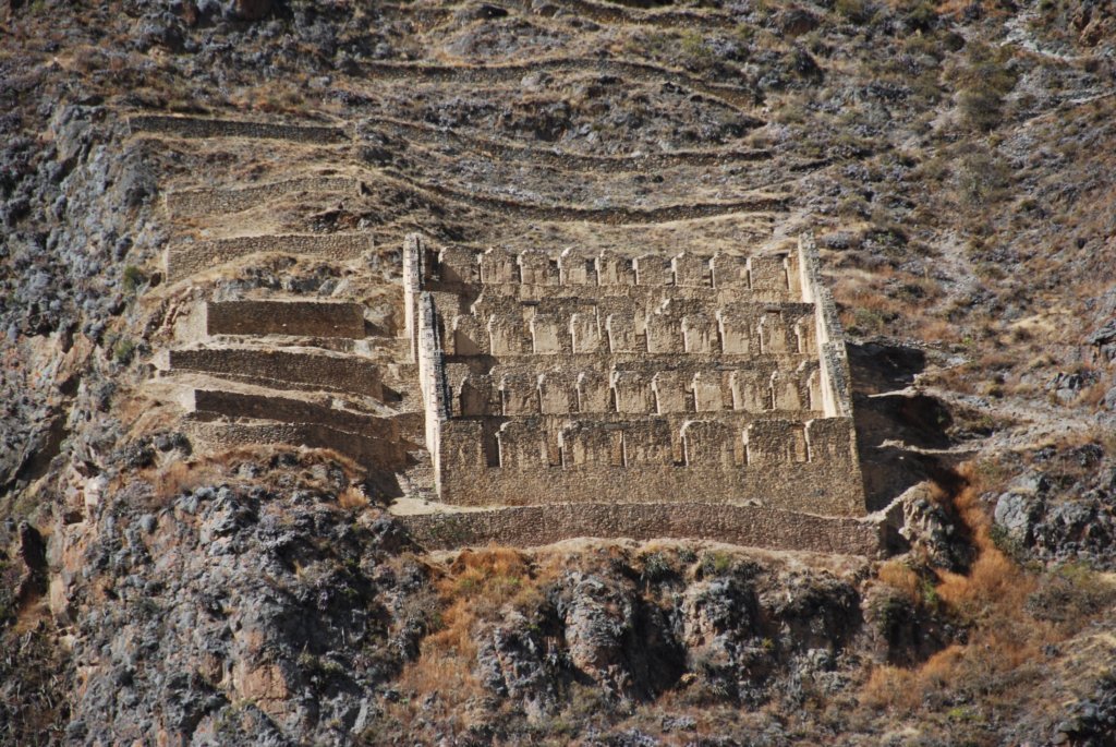 Maisons Inca à flan de montagne
