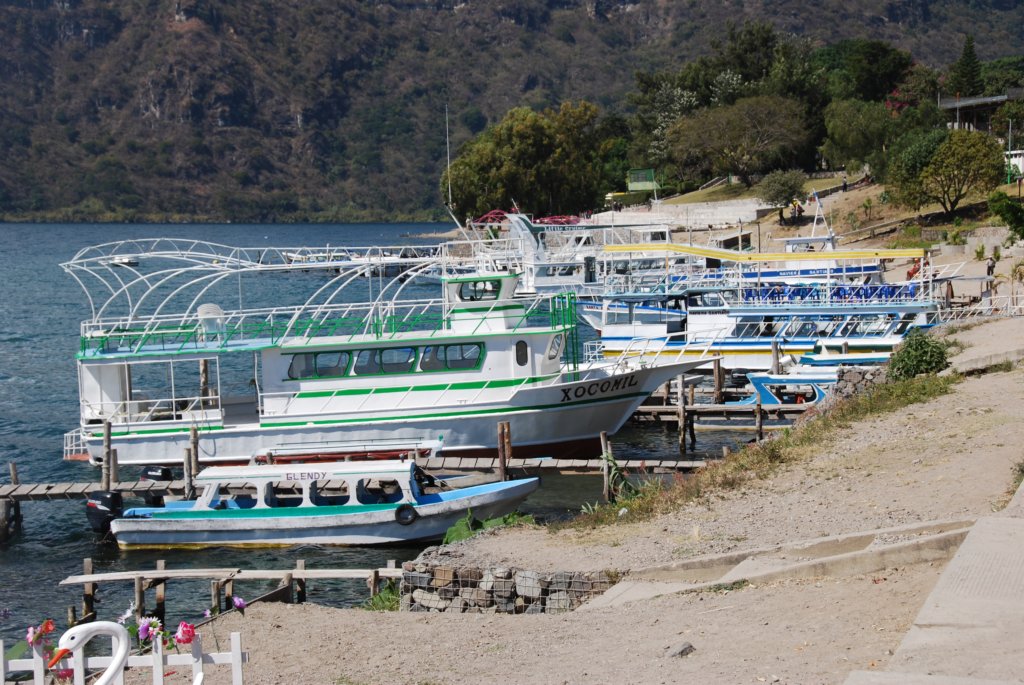 bateauxdexcursionauborddulac.jpg
