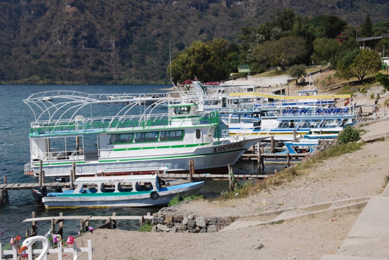 bateauxdexcursionauborddulac.jpg
