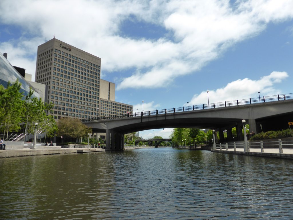 oncroiseunesriedepontsottawa.jpg