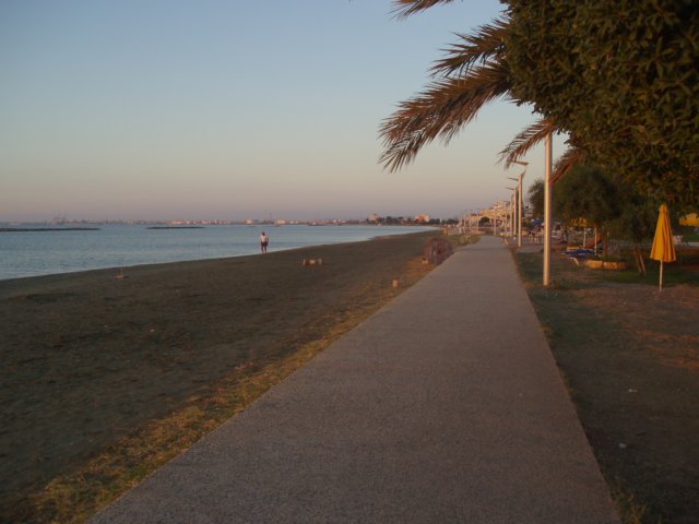 La plage devant l'hôtel