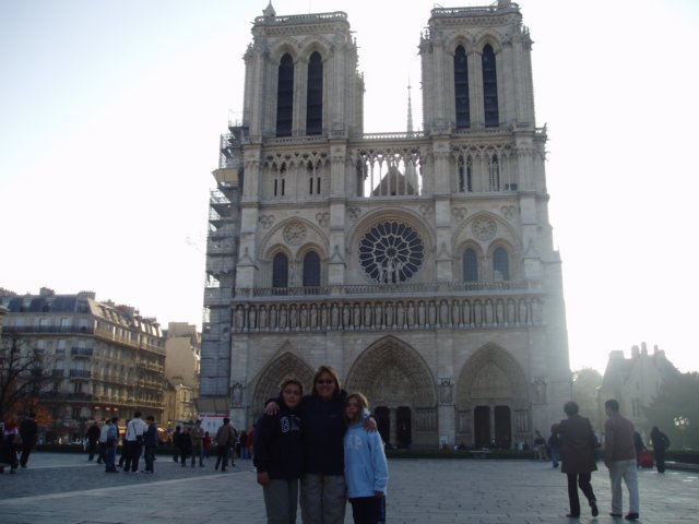Toujours Notre-Dame de Paris