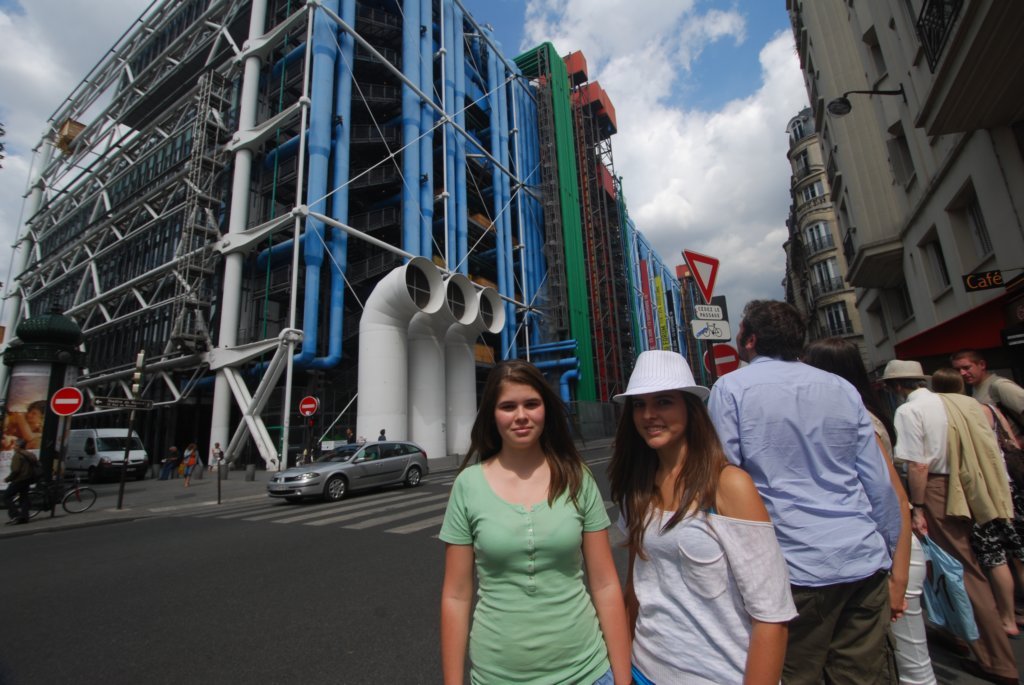 Une photo de l'album « Rencontre avec Dominique — Paris » sur le site web de la famille Ratté.
