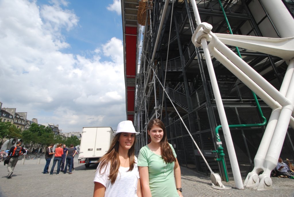 Une photo de l'album « Rencontre avec Dominique — Paris » sur le site web de la famille Ratté.