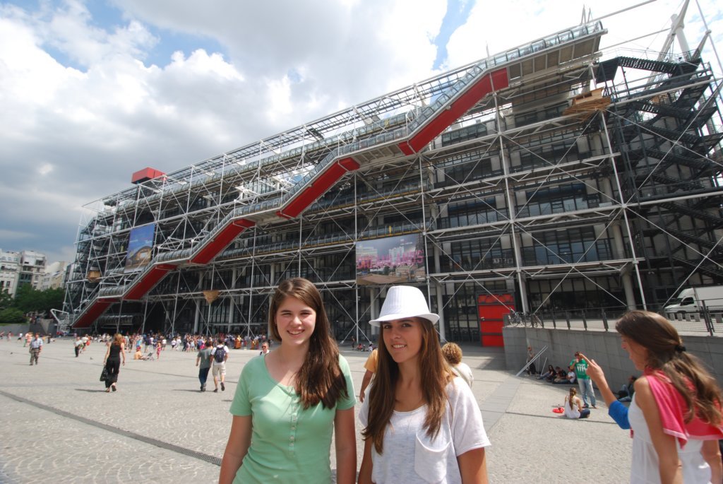 Une photo de l'album « Rencontre avec Dominique — Paris » sur le site web de la famille Ratté.