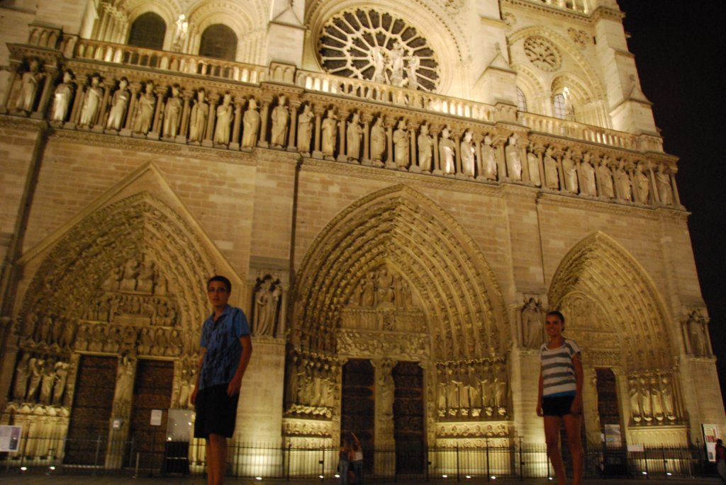Retour devant Notre-Dame