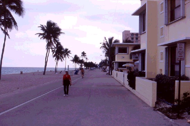 Une photo de l'album « Floride Mars 2003 » sur le site web de la famille Ratté.