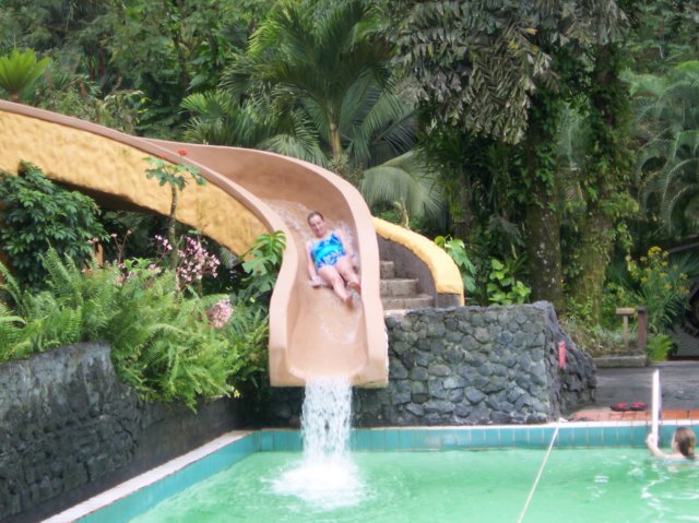 Une photo de l'album « Costa Rica 2004 » sur le site web de la famille Ratté.