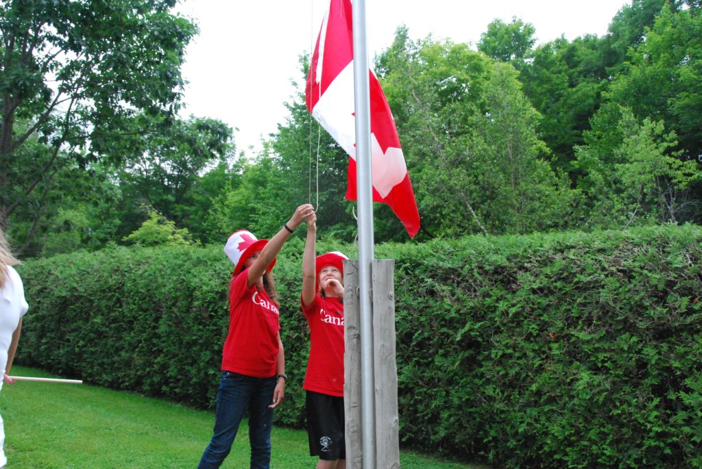 On termine avec la levée du drapeau