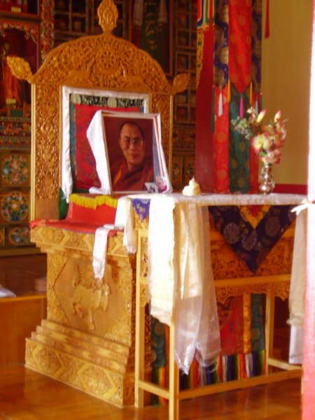 Une photo du Dalaï-lama pour se souvenir de son passage