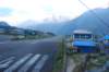 La piste n'est utilisable que les premières heures du matin , avant l'arrivée des nuages le midi