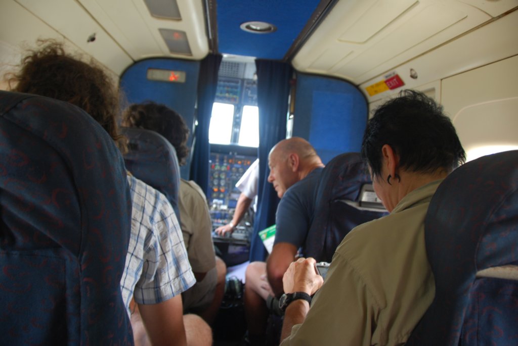On est presque assis avec le pilote