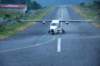 Rendu au sommet, il se déplace directement sur le tarmac