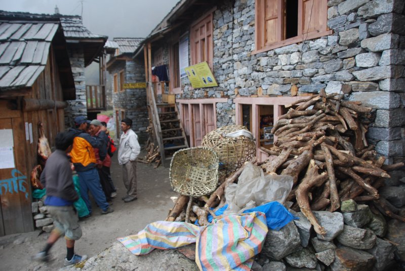 arriveauvillagedekote.jpg