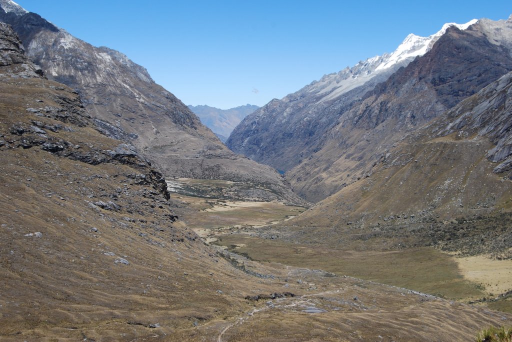 Descente pour les deux prochains jours dans cette vallée jusqu'à Cashapampa (2930 m)