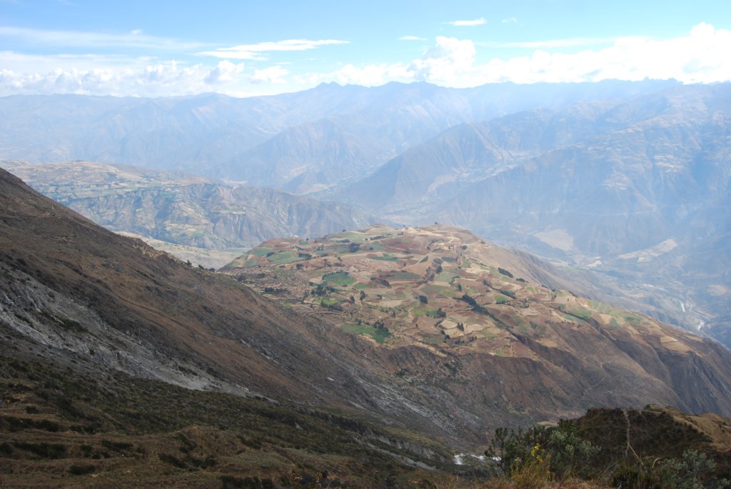 Même vue, environ 600m plus haut. Remarquez la Cordillère noire en arrière-plan