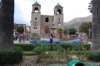 Restauration de la fontaine dans un village
